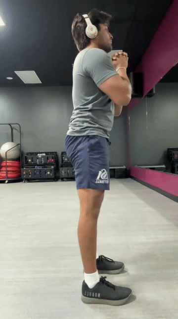 Bodyweight Squat — form demonstration